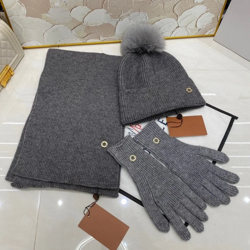 Master Handmade Outdoor Wool Ball Knitted Hat Scarf Gloves Three-piece Set Warm Pile Hat Three-piece Set Light Luxury Gift