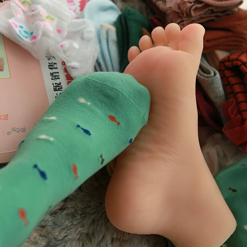 

Милая детская модель ног для девочек, реалистичная имитация накладных ногтей, тренировочные носки для обуви, реквизит для показа носков, чулки H31