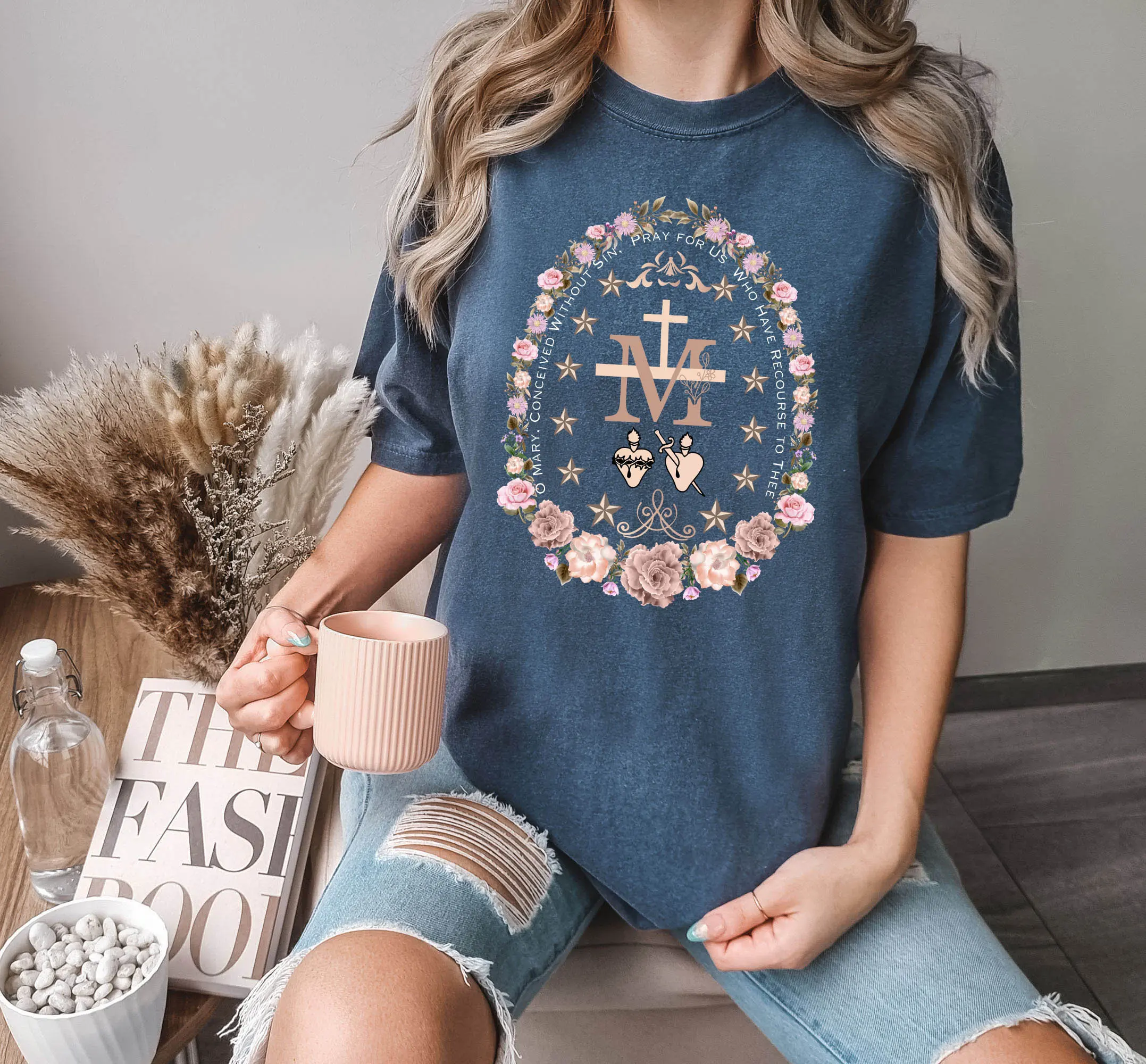 Camiseta católica Marian colores cómodos regalos de la Virgen María para mujeres Cruz Floral