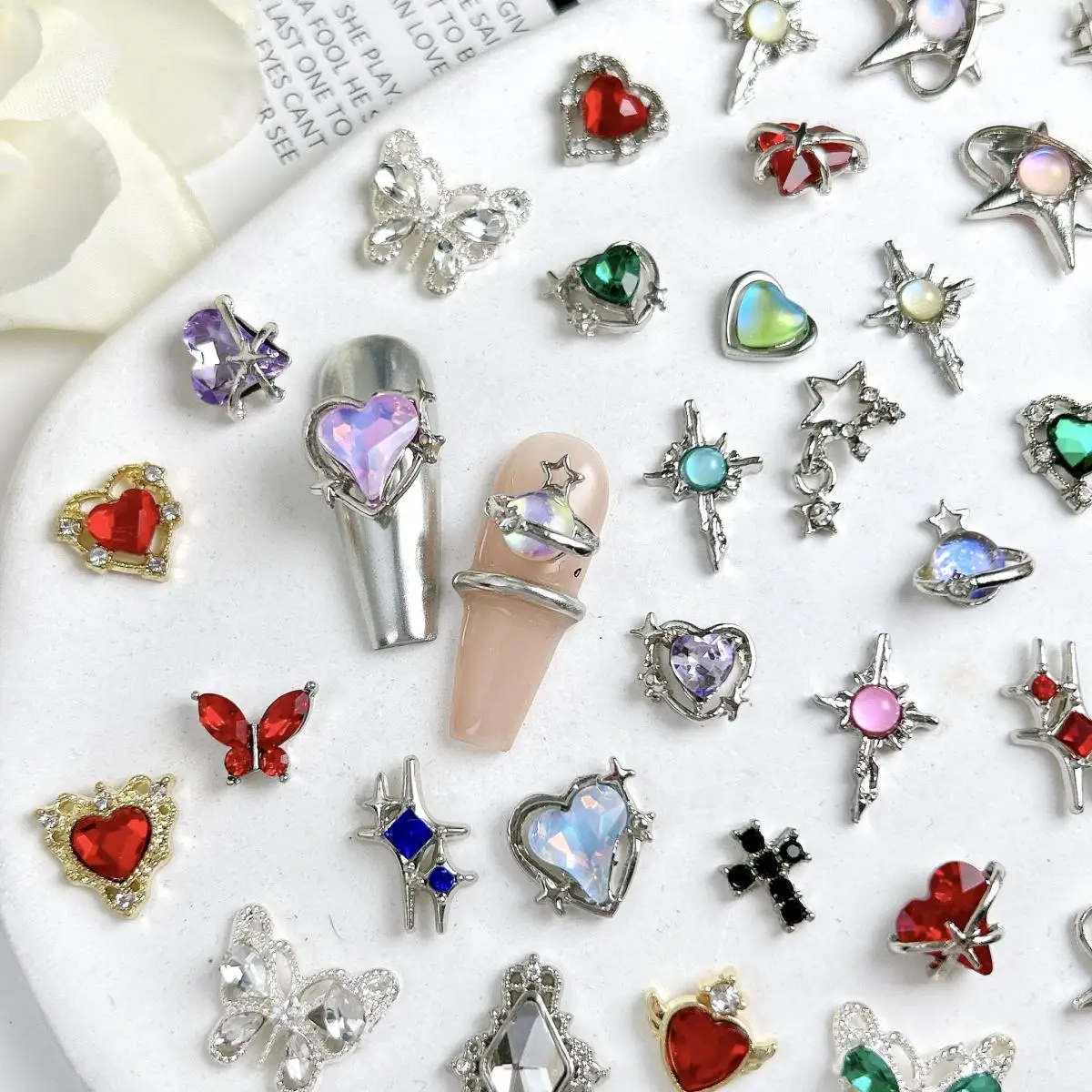 20PCS Exquisite Funkelnde Silber Legierung Intarsien Strass Nagel Charms Herz Stern Schmetterling Gemischt Nail art Dekoration DIY Handwerk