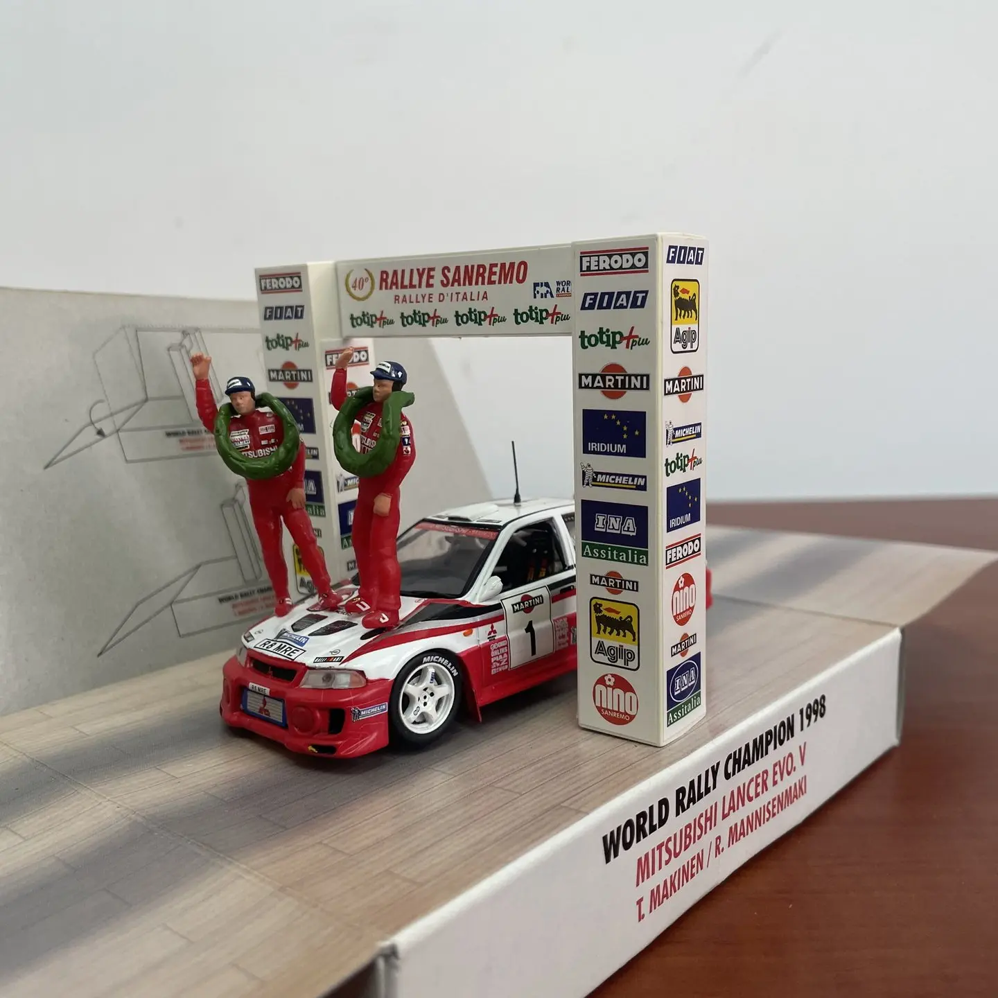 Vitesse/SKID Coche de Juguete a Escala 1:43 de Aleación Fundida a Presión Lancer EVO V WRC 1998, Modelo Clásico, Nostalgia, Regalo para Adultos, Souvenir, Exhibición Estática