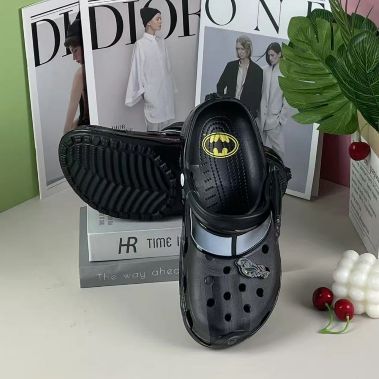 

Мужская обувь «Темный рыцарь Бэтмен» с крыльями, удобные нескользящие сандалии, повседневные уличные пляжные тапочки для путешествий, подарки