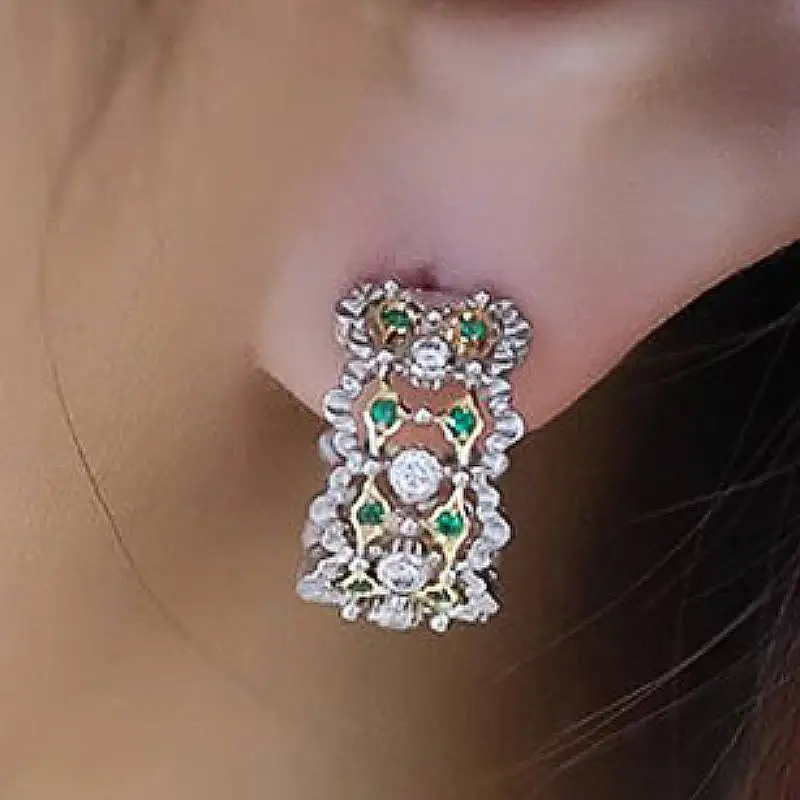 Huitan Zweifarbige Damen-Creolen mit eingelegtem funkelndem grünem Zirkonia, Modeschmuck für Hochzeit, Party, Alltag, Accessoires