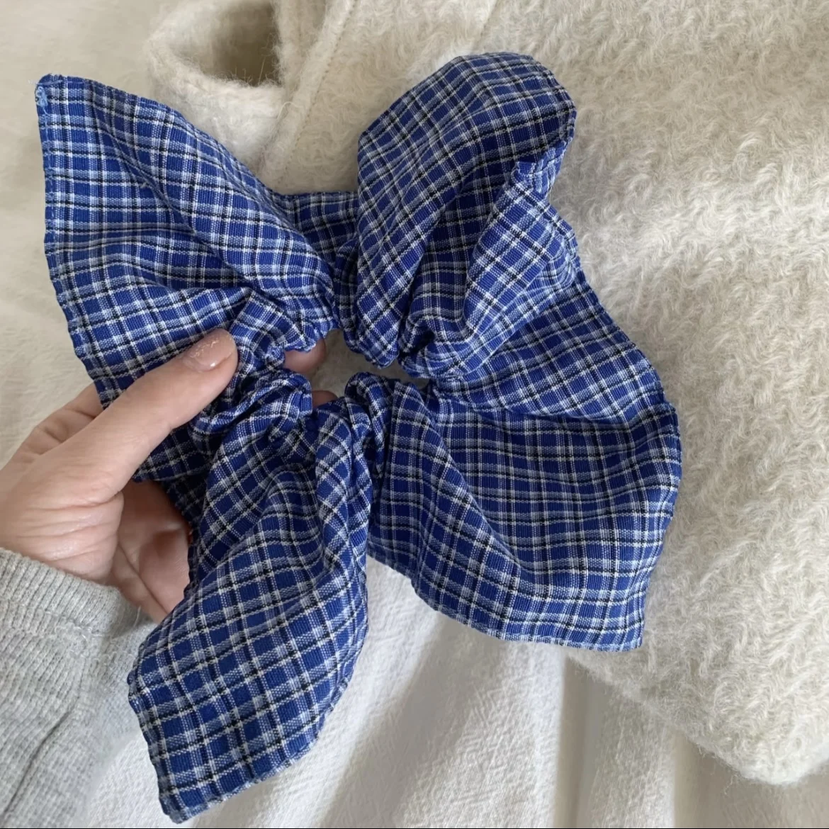 

1PC Blue Plaid Large Scrunchie, Stylish Hair Accessory For Women, Cute Hair Tie For Daily And Party Wear