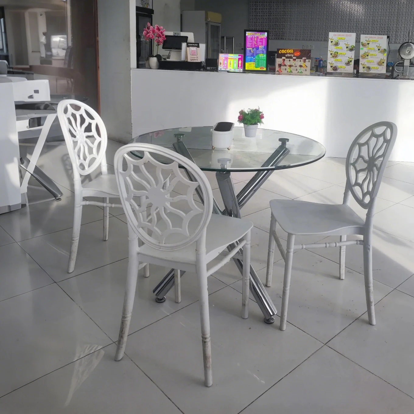 현대적인 흰색 플라스틱 웨딩 이벤트 가구 연회용 무팔 - Outdoor Furniture Cheap 리뷰 및 가격
