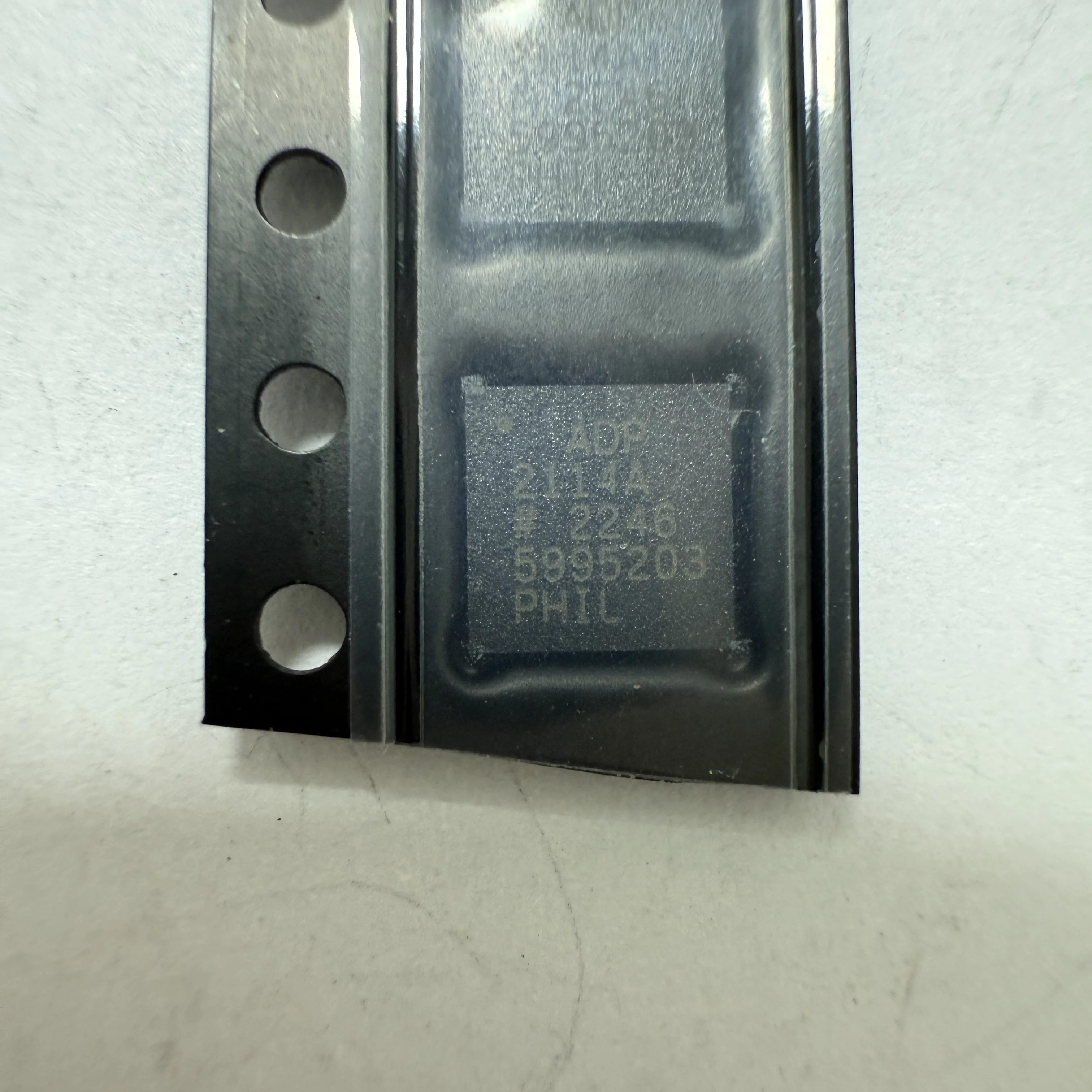 

2PCS/LOT ADP2114ACPZ-R7 (DC-DC Converters)