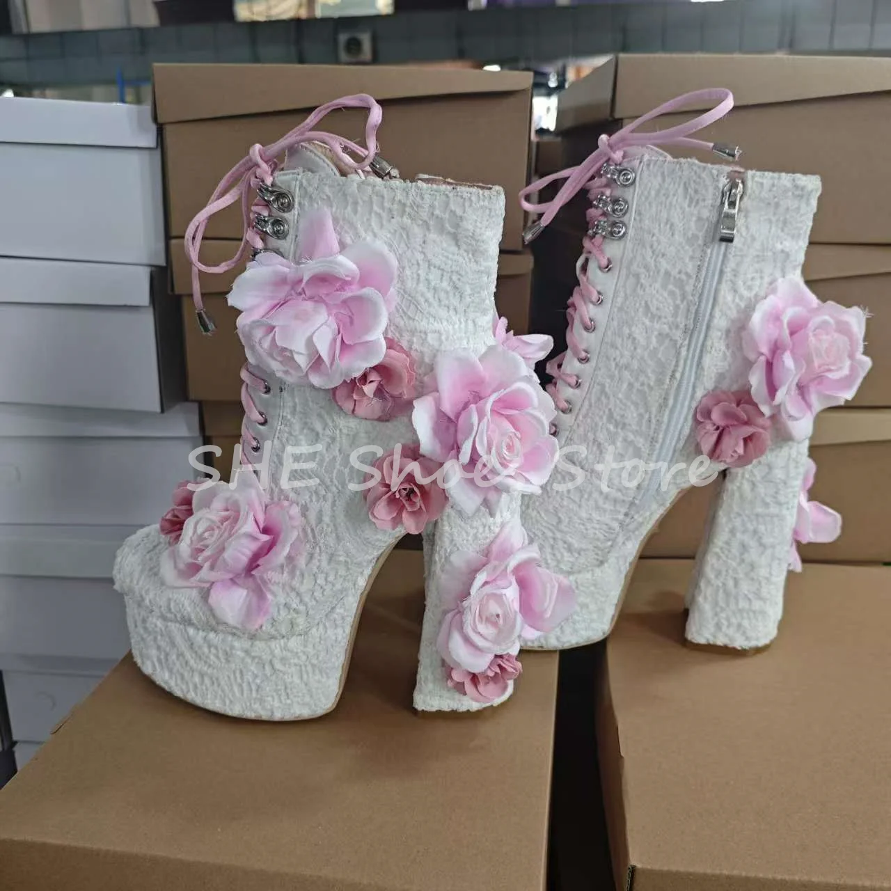 

Romantic Rose Decor Chunky Platform Women Short Boots Round Toe Square Heel Lace-Up Chelsea Boots Wedding Bride Dress Shoes