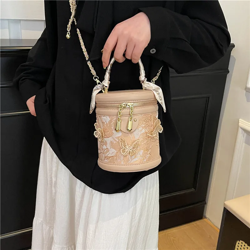 

2025 Новая сумка-ведро в китайском стиле, сумка через плечо с вышитой текстурой, женская модная сумка-мессенджер с художественными узорами"