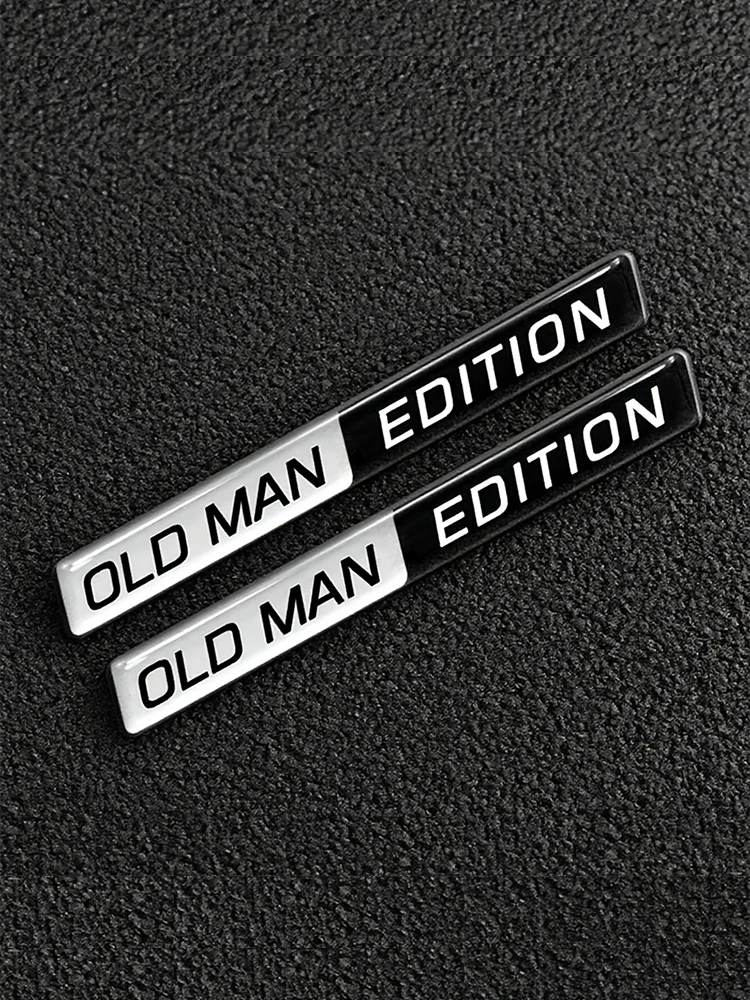 2 Stück Old Man Edition 3D Emblem Aufkleber Abzeichen Fender Funny Old Man Edition Aufkleber Auto Ersatz Tür Dekoration für Universal