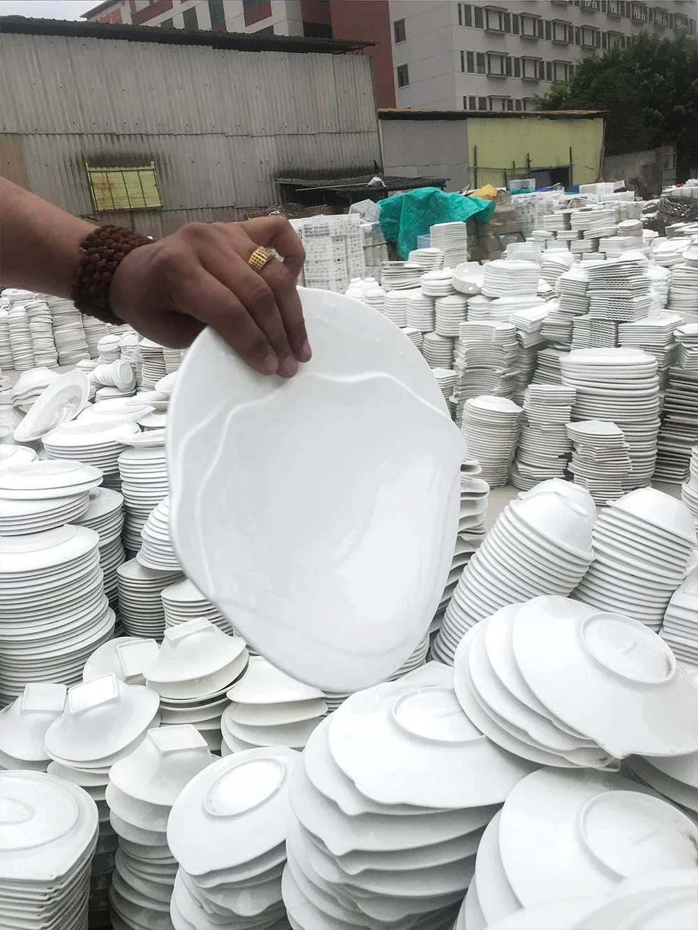 wholesale 1ton White ceramic ton mix dishes plates tableware assiettes blancs dore en tonnes