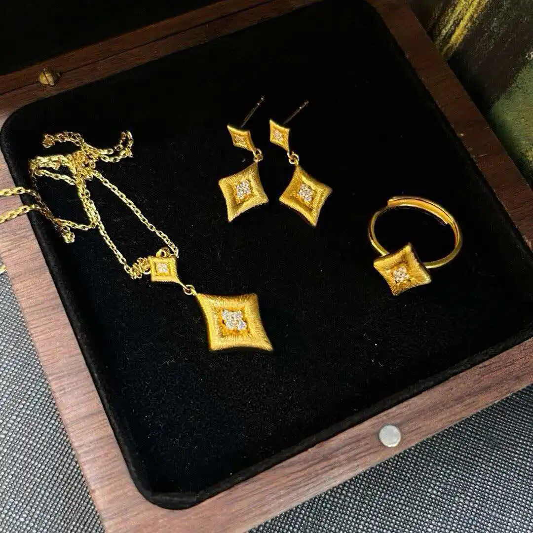 

Pure Gold & Exquisite Lingmeng Light Luxury Necklace Earrings Ring For Women 24K Gold AU999 | Delicate texture, warm luster