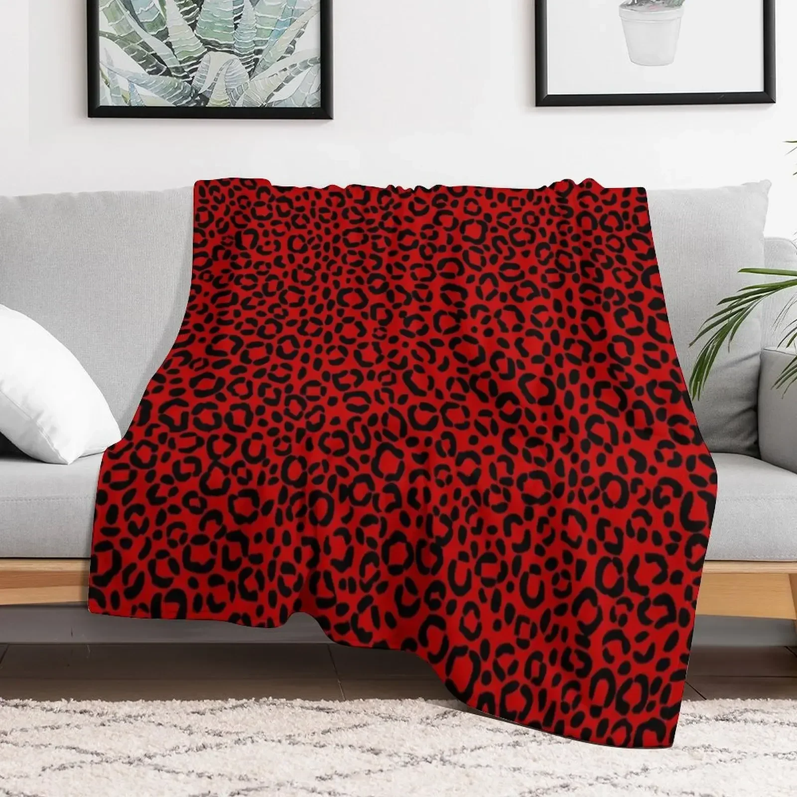 Sassy Red and Black Leopard Print Pattern Design Throw Blanket Flannel Soft Plaid Blankets For Baby For Decorative Sofa Blankets