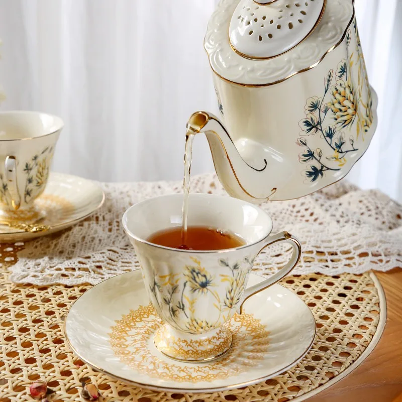 Golden Stroke Bone China Coffee Cups and Plate French Classical Rice Fragrance Paint Mugs Afternoon Tea Teapot Drinking Utensils