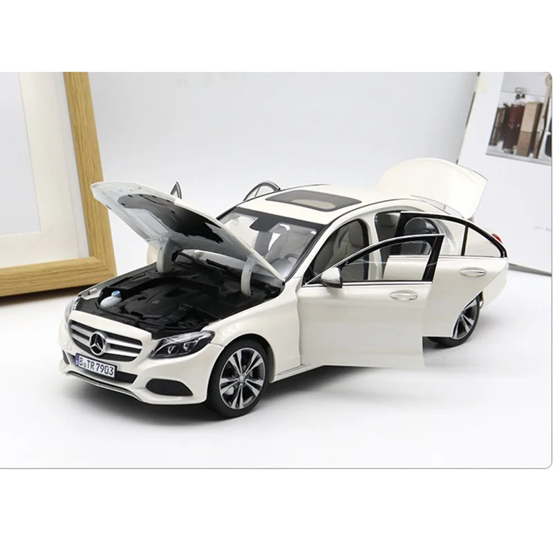 Diecast 1:18 Scale C200 C-klasse Alloy Car Model Collection Souvenir Display Ornaments Vehicle Toy Gift