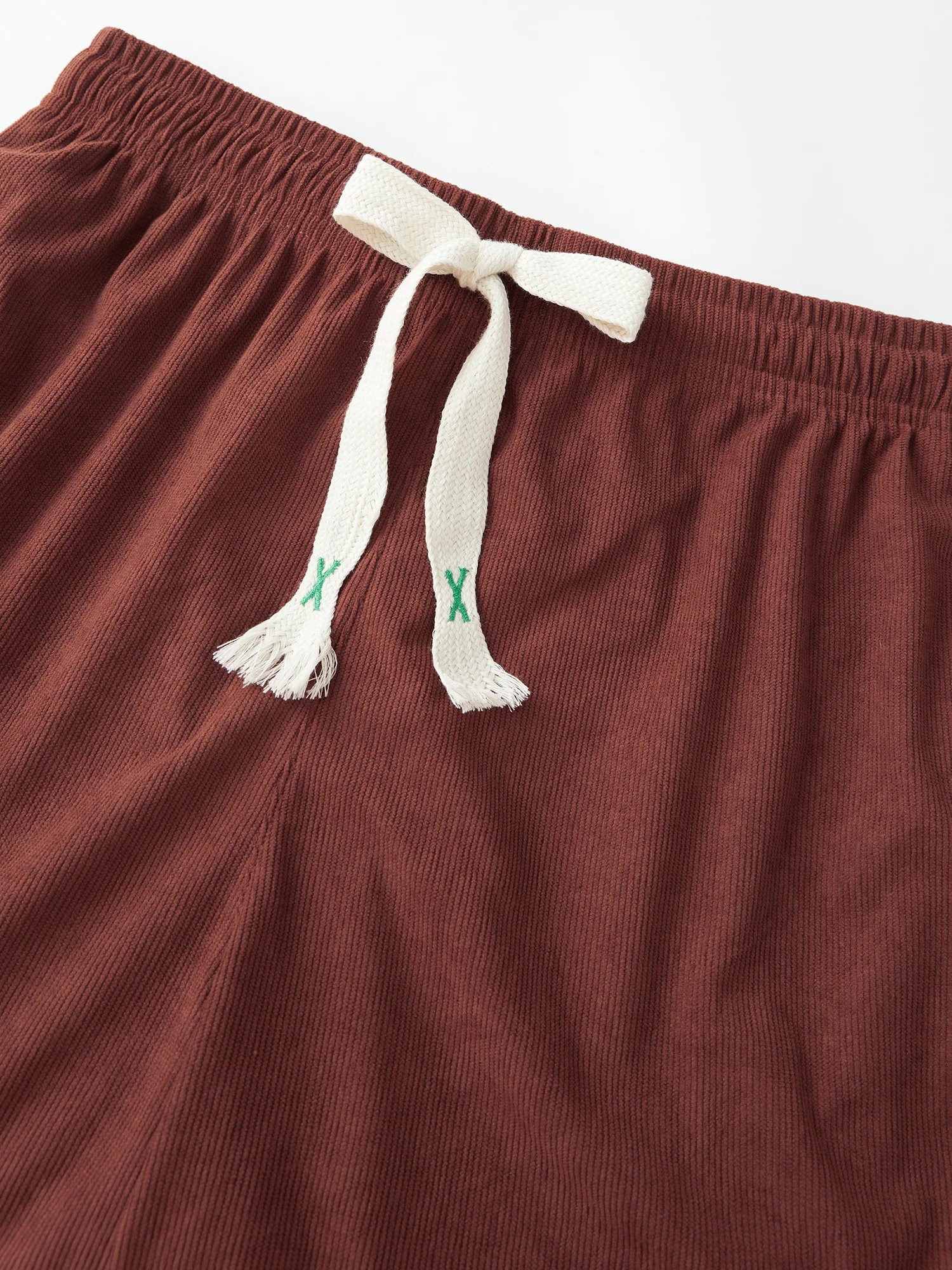 

Мужские шорты на шнурке с карманами, стильный кожаный дизайн с этикетками, быстросохнущие пляжные шорты для отдыха на весну и лето