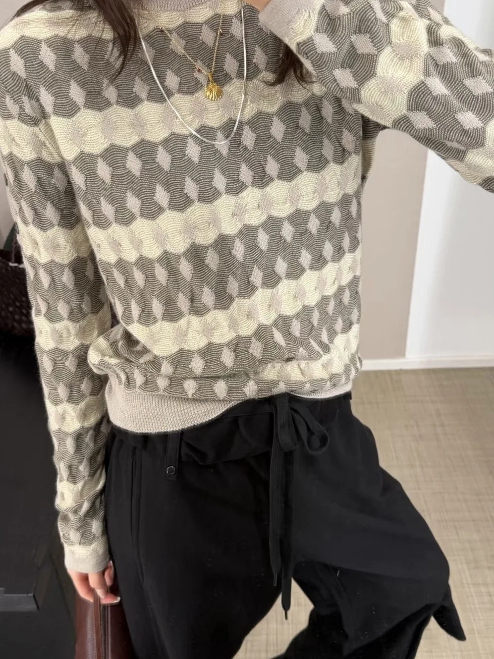 

Женский вязаный шерстяной свитер YY South Oil Quali Early Spring 2026 с открытыми плечами, повседневный, свободного кроя, мягкий, с длинными рукавами, на пуговицах