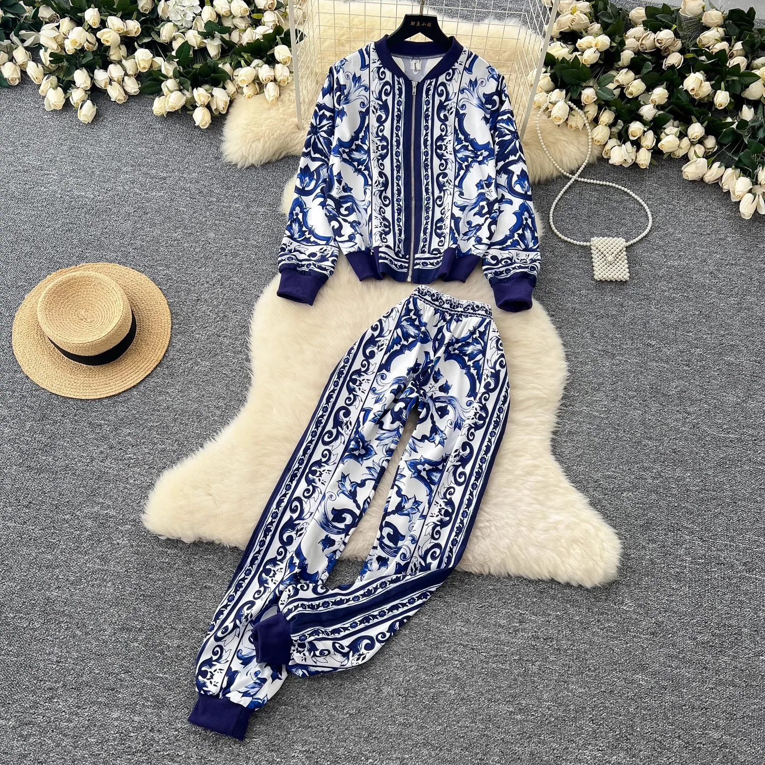 

Autumn Runway Red Blue and White Porcelain Print Two Piece Set Women's Long Sleeve Zipper Jacket Tops＋Elastic Waist Pant Suits