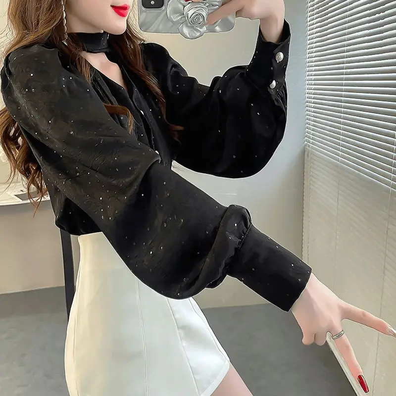 Koszulki i bluzki z dekoltem typu halter dla kobiet, urocze i eleganckie, promocja, młodzieżowy luksus, nowa kolekcja 2025, nowość, luźna damska góra.