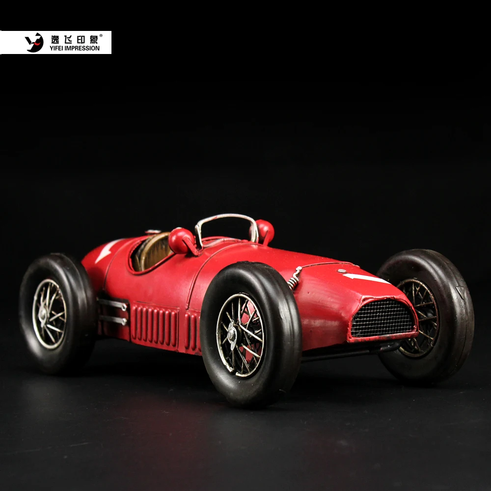 Handcrafted Iron Art Retro 1952 Red 500F2 Classic Car Sports Car Model Ornament Decorative Item for Home Room Café Decoration