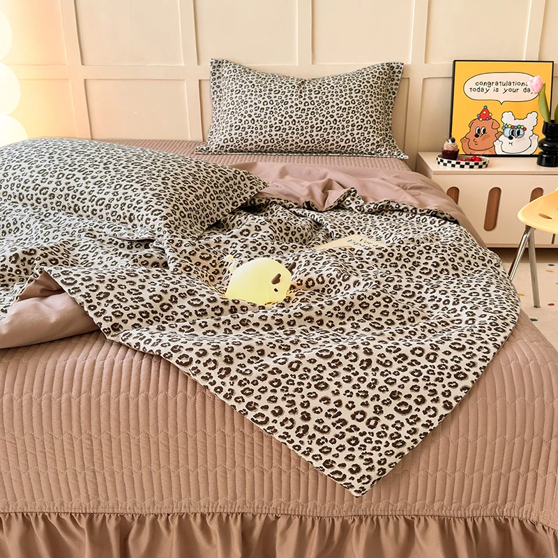 

1pc Thin Duvet for Summer Comforter Queen Size Quilts Printed Bedspread Air Condition Quilt (Pillowcase Need Order)