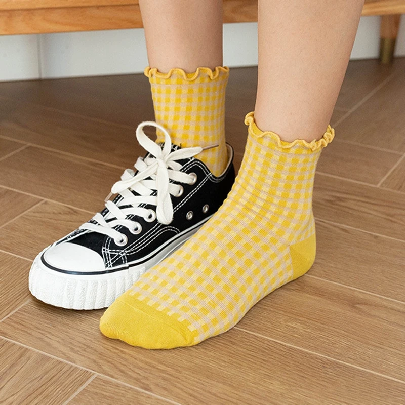 Women Socks Autumn Checkered Retro Vintage Cotton Socks Crew Comfortable Color Fashion Sock Elastic Plaid Short Socks Woman Sox