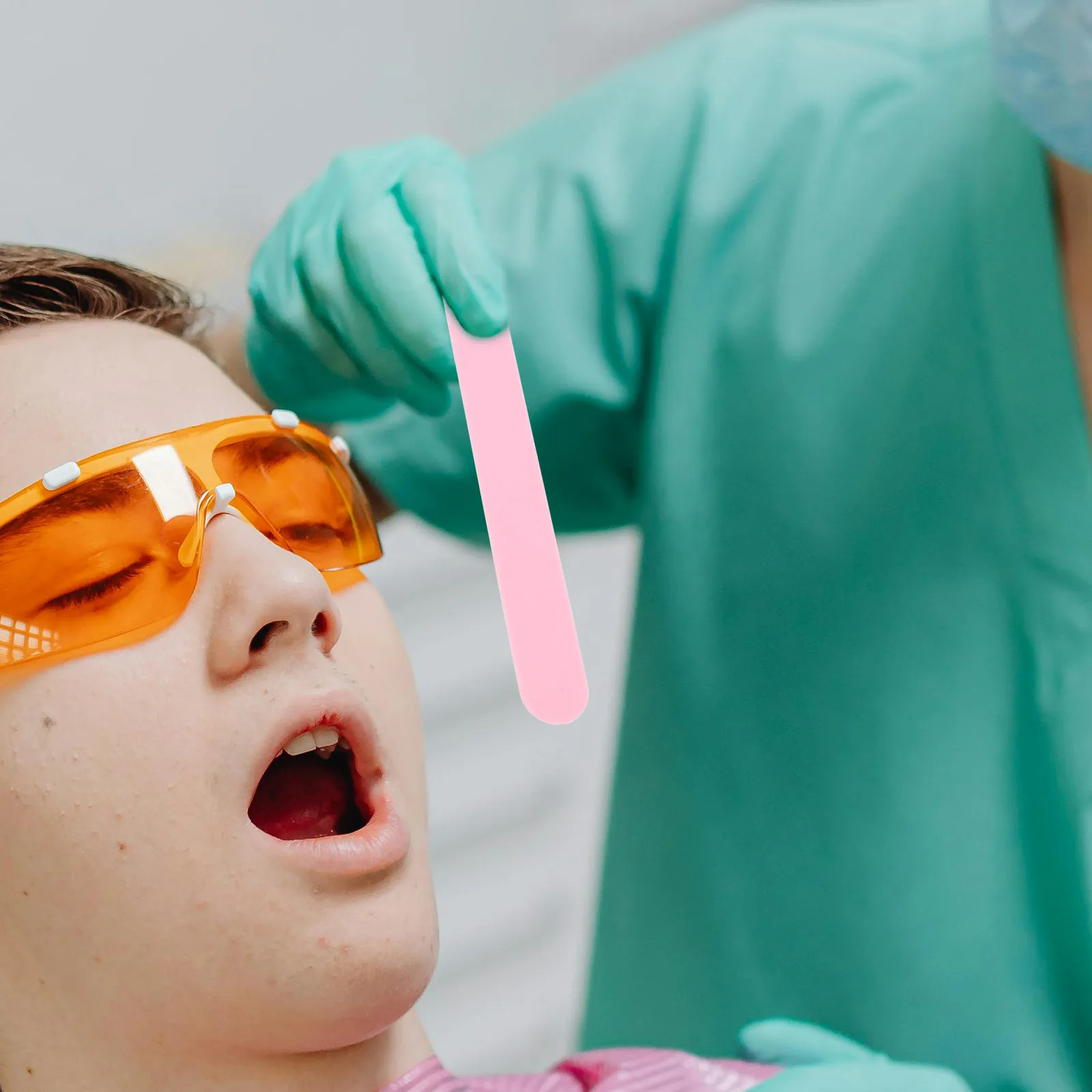 

25Pcs Tongue Depressor Sticks Plastic Stirring Spatulas for Oral Care Craft Mixing Blending Ergonomic Comfort