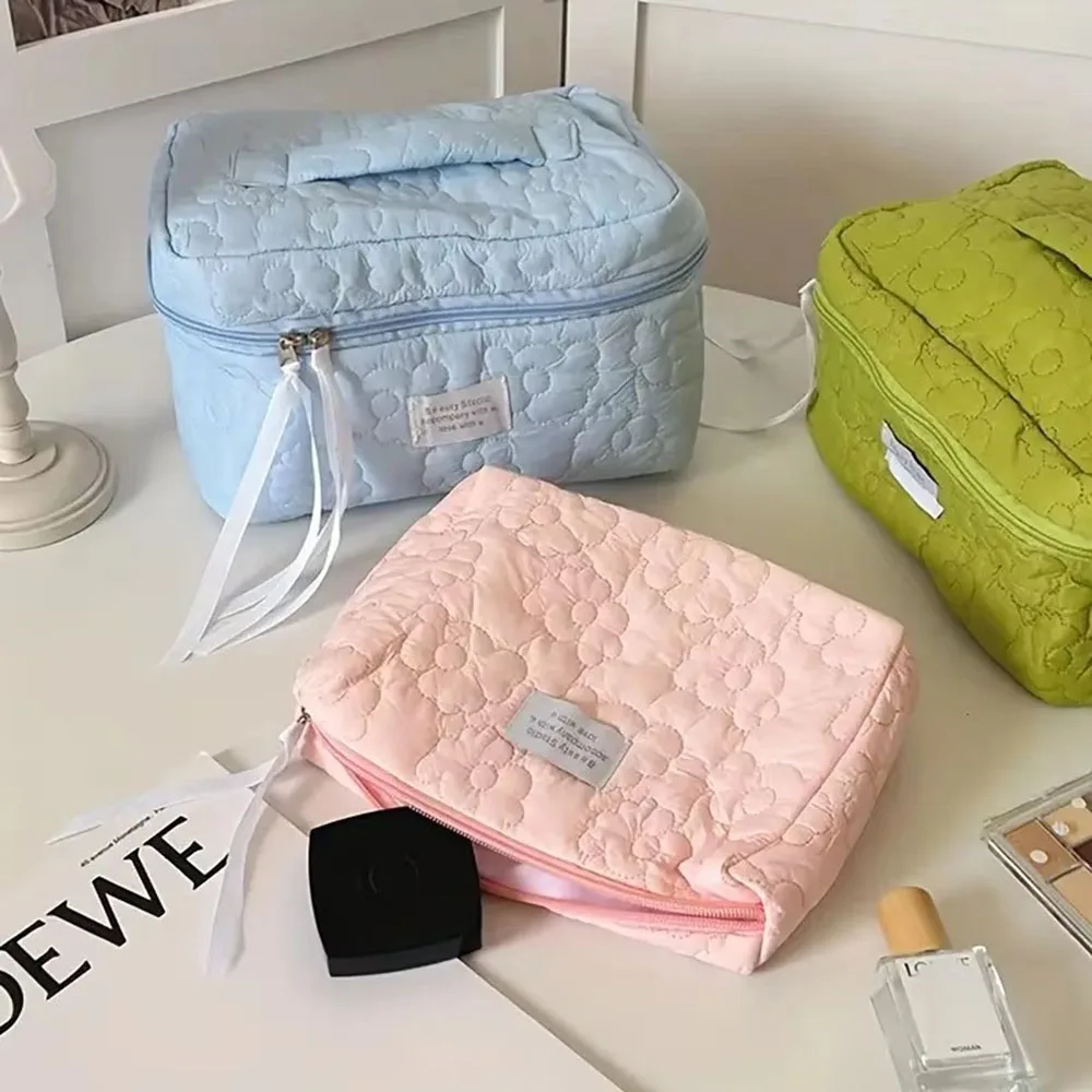 New Flower Pattern Women Makeup Bag Toiletries Cosmetic Organizer Zipper Bag Travel Wash Pouch Cosmetic Bag Underwear Socks Bag view 4