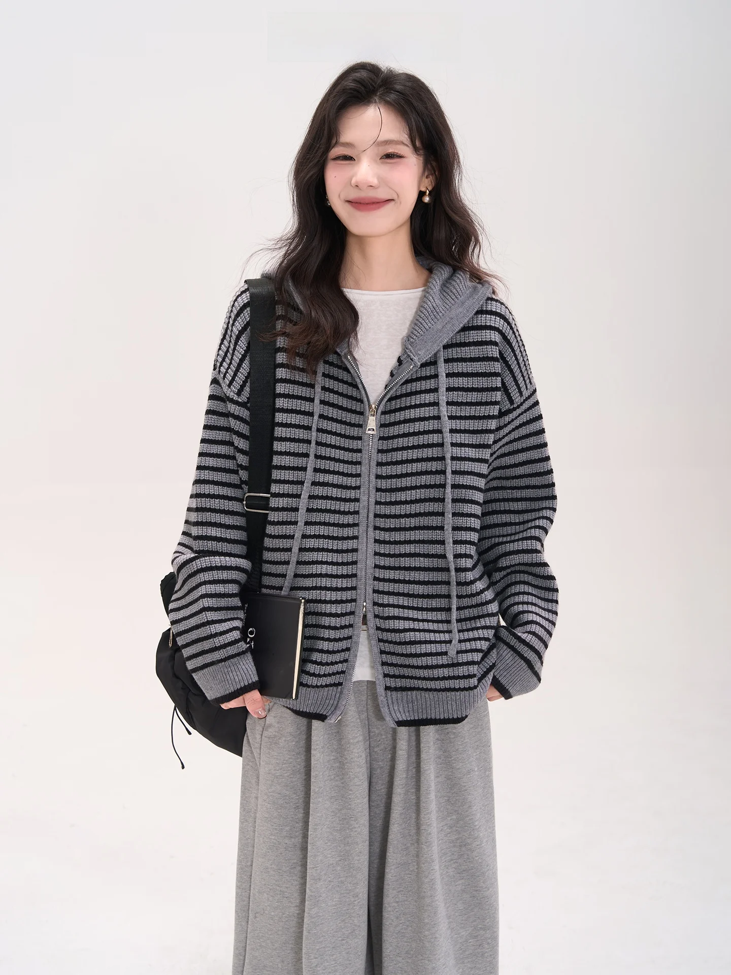 

Женский вязаный кардиган Heme: повседневный, в полоску, с капюшоном, на молнии, свободного кроя, осенне-зимний, комфортный, дышащий, модный трикотаж