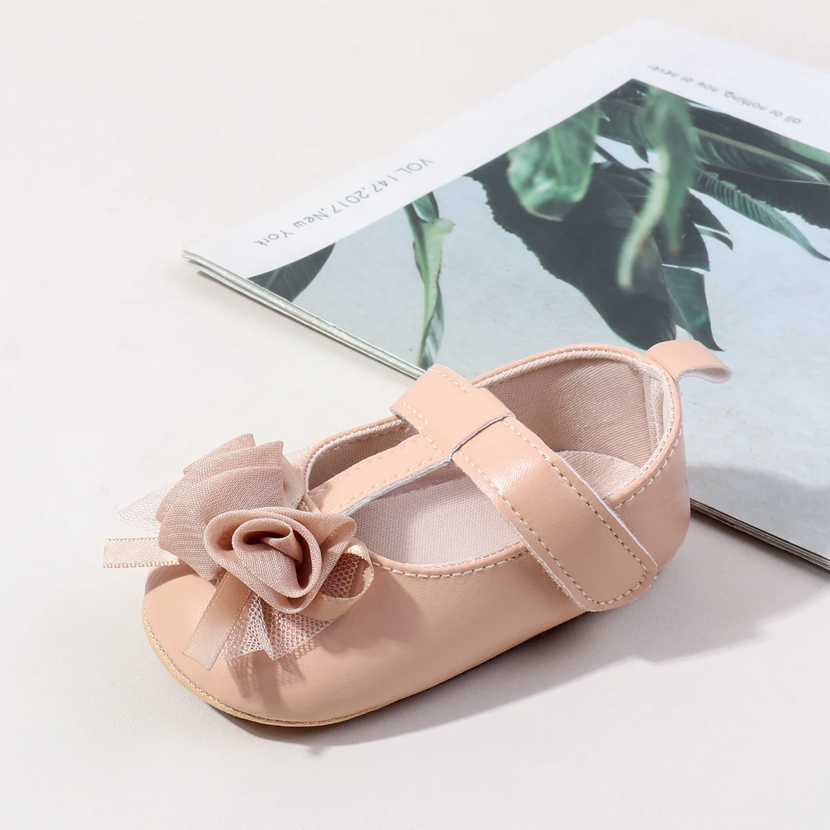 Novo estilo bebê meninas primeiro andando sapatos da criança para 0-18m sapatos de princesa do bebê com couro do plutônio de alta qualidade e sola tpr