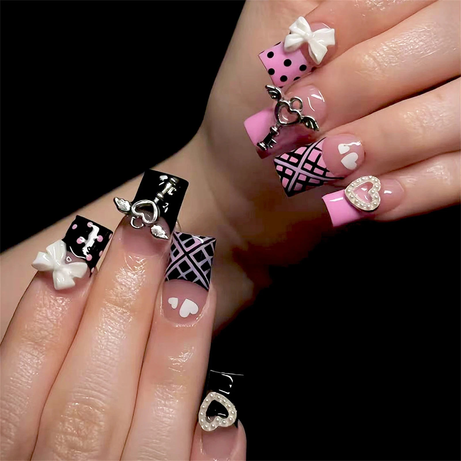 24pcs Y2k Sweet Cool False Nails 3D White Bows Metal Heart Keychain Decor Press On Nails Polka Dot French Spicy Girl Fake Nail