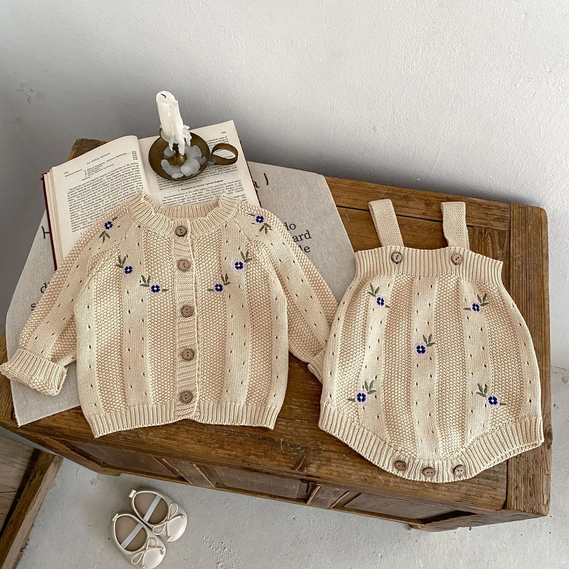 Autumn New Baby Sweater Girl Baby Sweet Embroidered Hollow Knitted Flower Countryside Coat+Hopper 2-piece Set