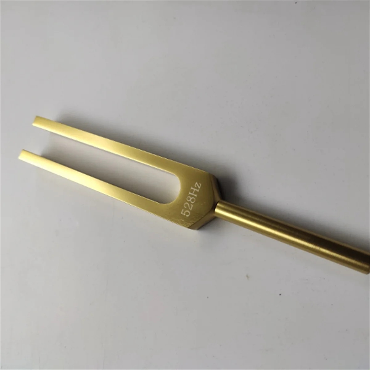 Hot sale 528 Hz Tuning Fork, Gold Tuning Forks 528 Hz for Musical Instrument, Meditation, Relaxation