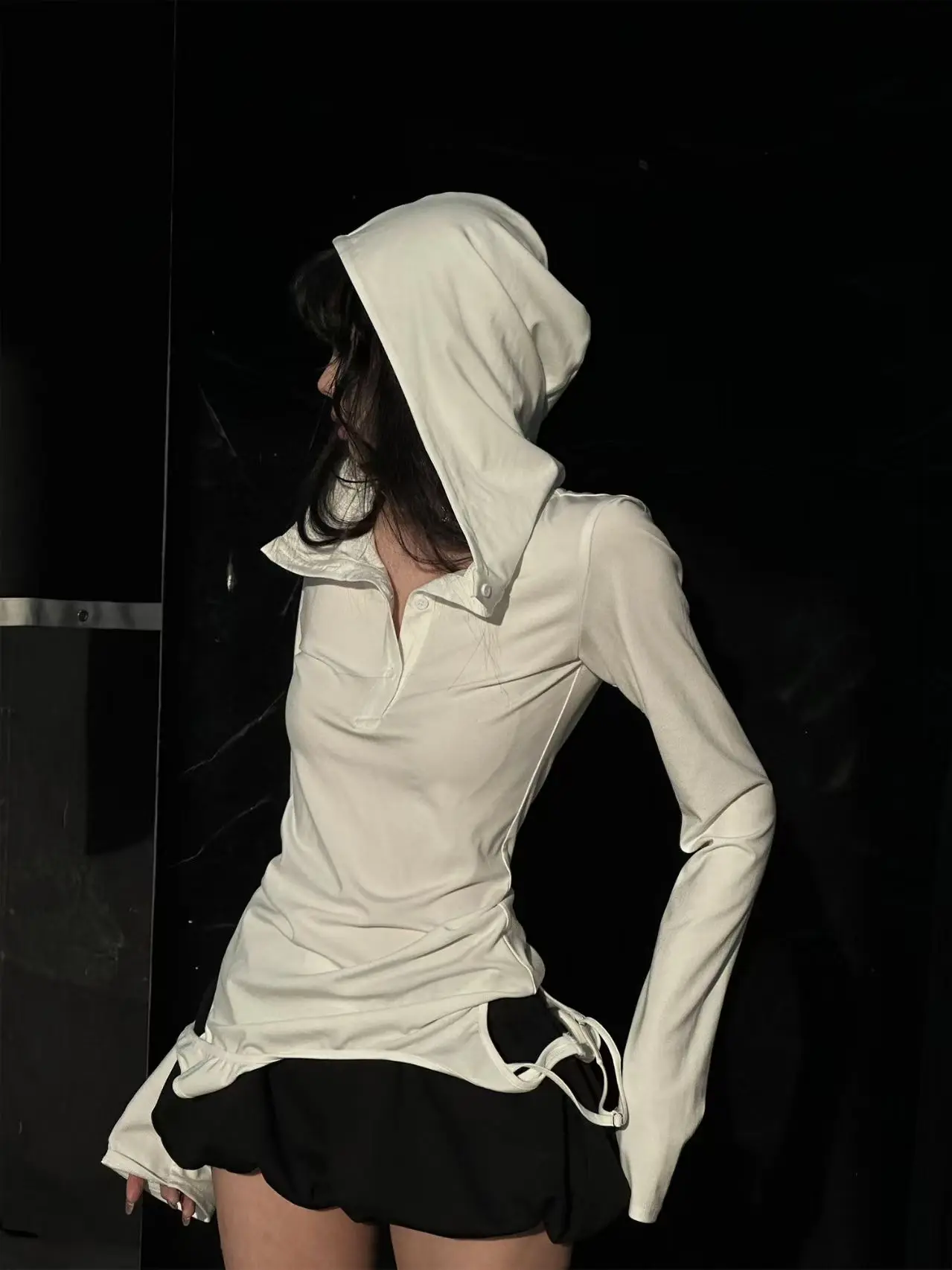 

Y2k Aesthetic White Ripped Hooded T-Shirt Hot Girl Slim Fit Hooded Top Women Gothic Punk Retro Personalized Long Sleeve Top