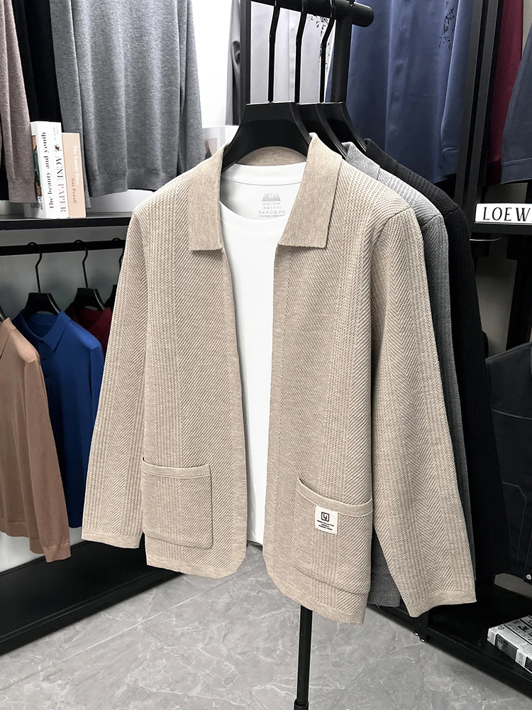 Fashion letter embossed pocket men cardigan high-end brand comfort knitted solid color lapel sweater coat casual new trend shawl