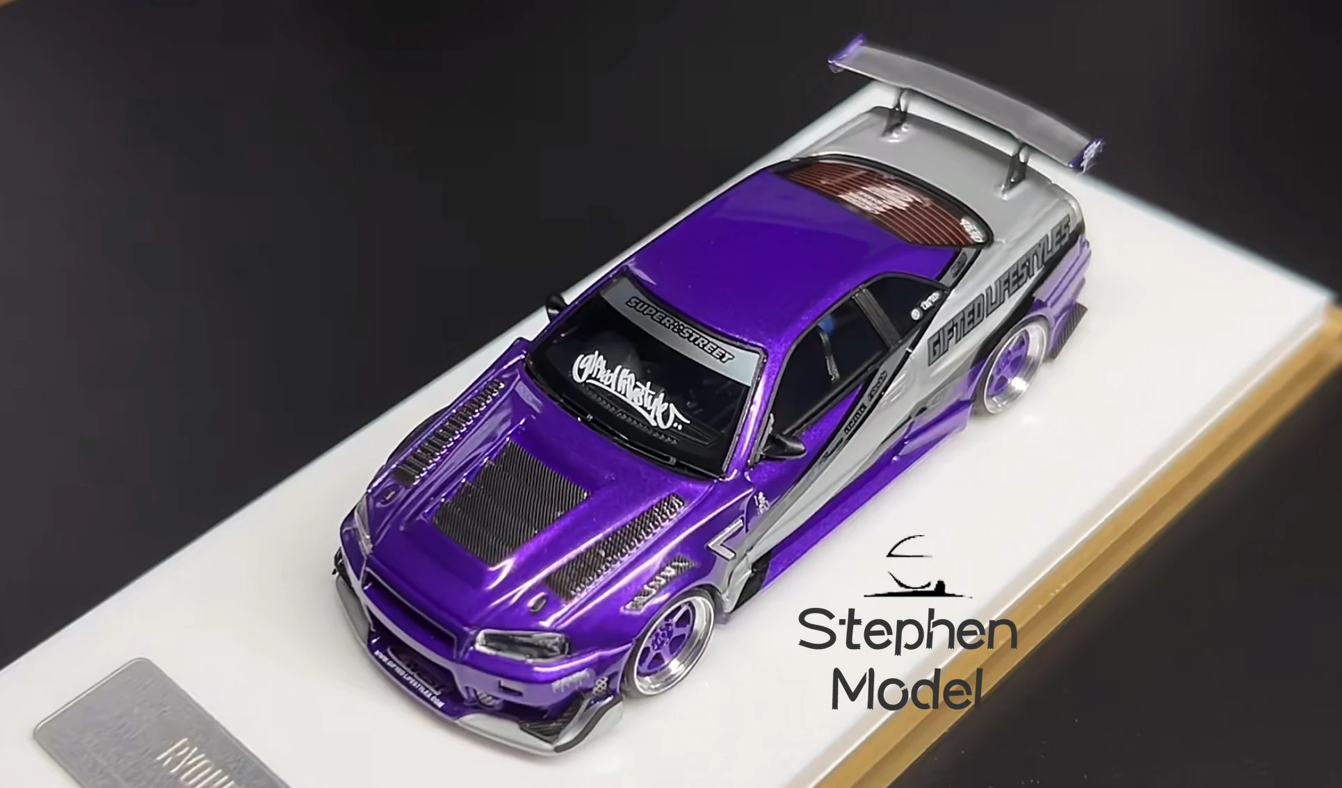 Error 404 1:64 GTR R34 Candy purple Ryohe Limited resin car model