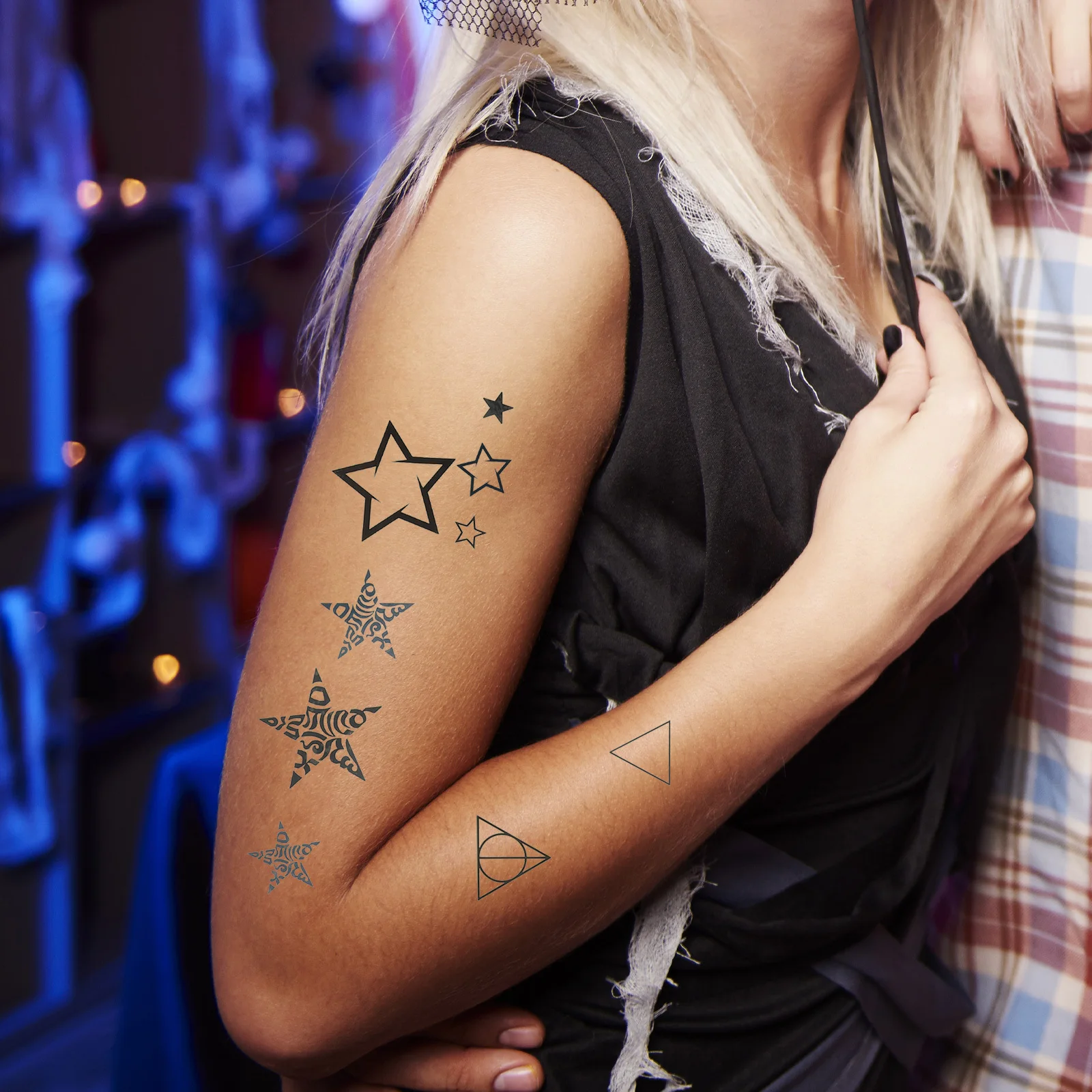 

8-листые наклейки для татуировок на тело, легко наносимые временные наклейки для женщин, реалистичный дизайн, сувениры для вечеринок, модные наклейки для татуировок