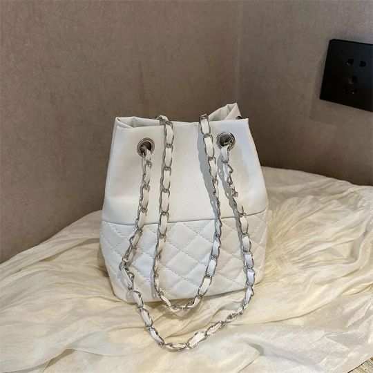 New Golden Chain Trend Girl Woman Messenger Shoulder OL Bags PU PVC Leather Women Lady Shining Handbag Purses Small Bags