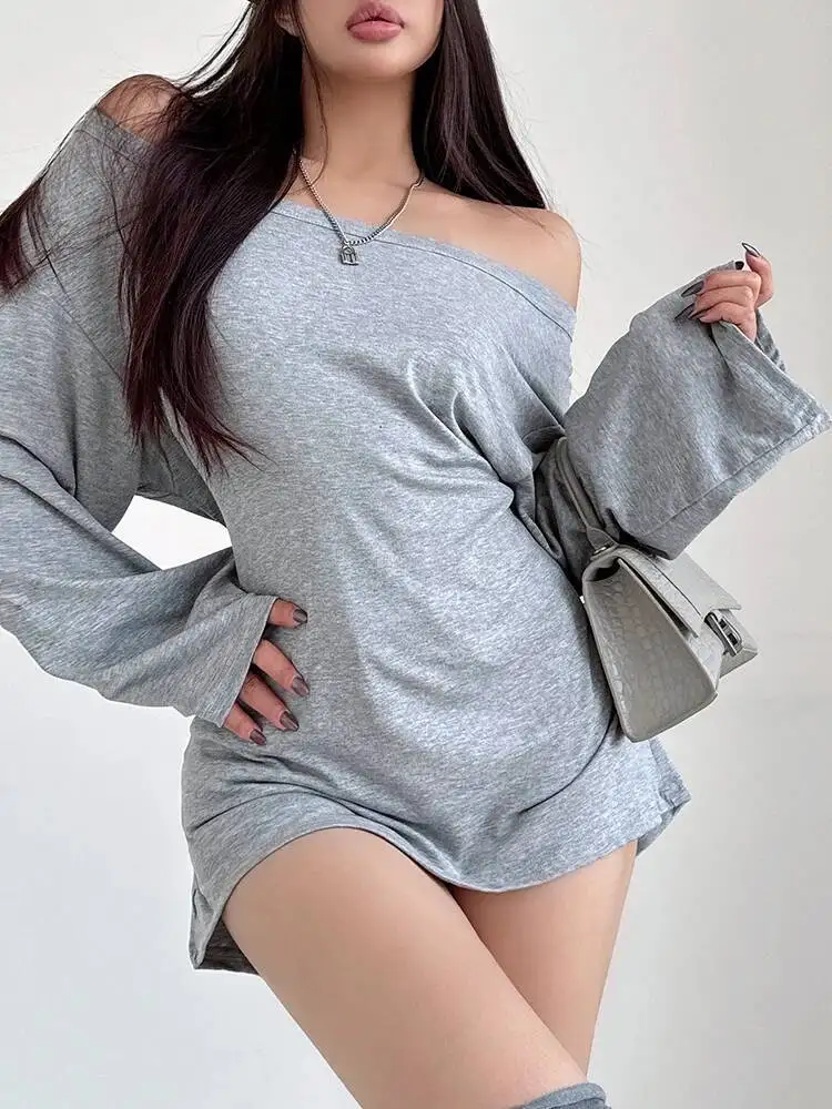 تي شيرت فضفاض بكتف واحد وأكمام طويلة للنساء بتصميم كسول لخريف وشتاء 2024 فستان علوي أنيق بحزام الخصر SGZ9