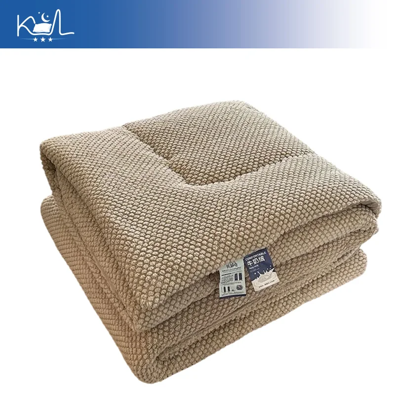 Thickened Milk Fleece Winter Quilt, Warm Pineapple Plaid Comforter with Double-Sided Velvet, Soft Fluffy Bedding