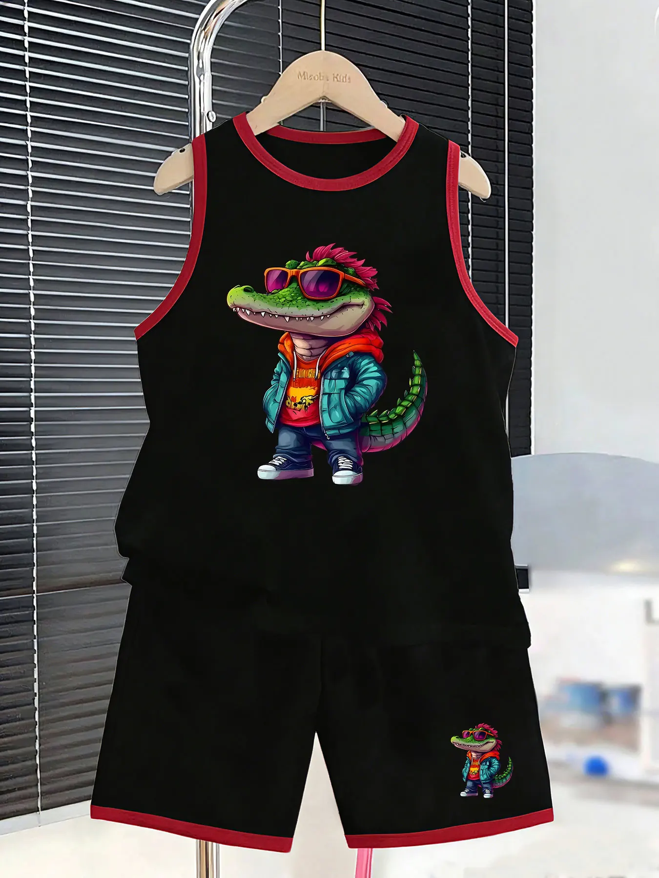 

Cool Crocodile-themed Two-piece Set for Boys: Tank Top and Shorts, Creating a Stylish Streetwear Look. Made with skin-friendly a