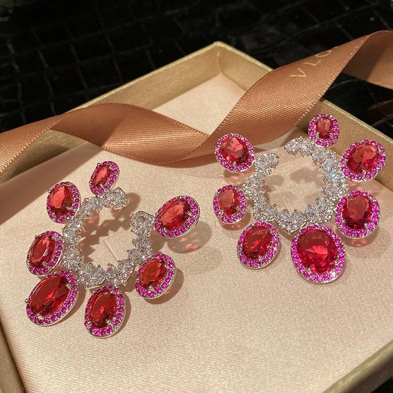 

Luxury Temperament Exquisite Zircon Earrings