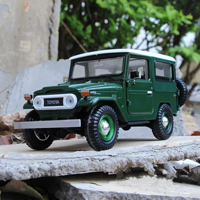 1:24 FJ CRUISER FJ40 SUV Alloy Car Model Diecasts Metal Toy Off-road Vehicles Car Model High Simulation Collection Kids Toy Gift