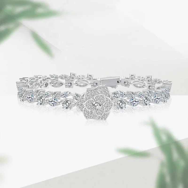 

Desire Fashion Earl Flower 925 Sterling Silver Bracelet Inlaid with High Carbon Diamond Banquet Style Versatile Crowd