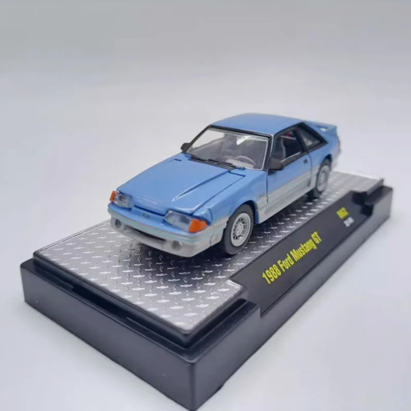 M2 1:64 Scale Chrysler Alloy Simulation Car Model Static Collection Decorated Holiday Gifts Toys Souvenir Gift