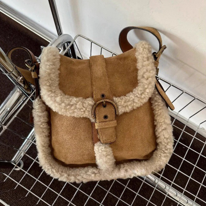 

Fashion Women's Handbag Autumn Winter Lamb Fur Bag Korean Retro Style Small Bag Suede Plush Crossbody Bag Purses and Handbags