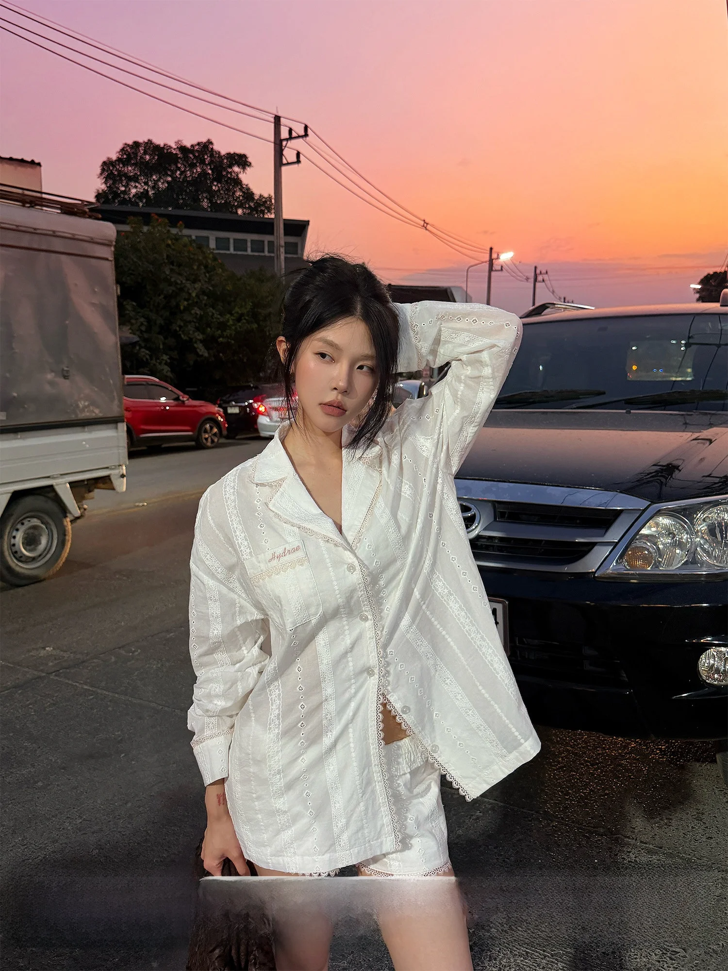 

Hydrae Xi1Ing White Embroidered Lace Shirt Shorts Set Women Pure Desire Sleepwear Three Piece Set High Waist Short Pants