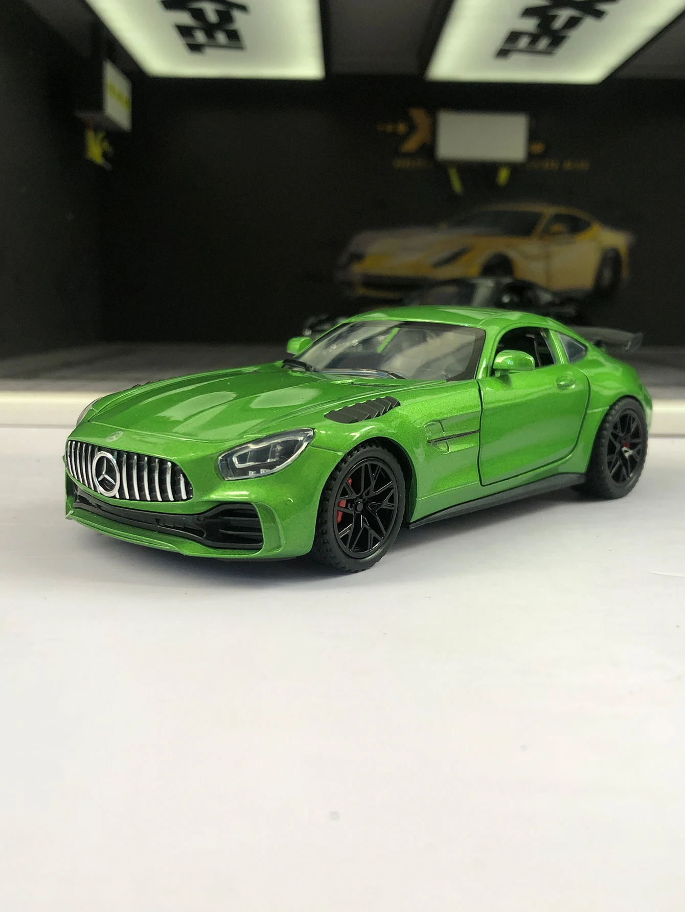 

1:32 Имитация цинкового сплава GT Модель спортивного автомобиля, статический дисплей, металлический коллекционный подарочный автомобиль