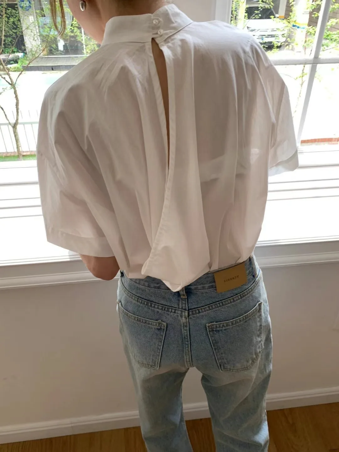 Ele Women's ort Sve irt Thin Material Small Stand Collar Ba Hollow out Design Summer New Sle Faionable Top