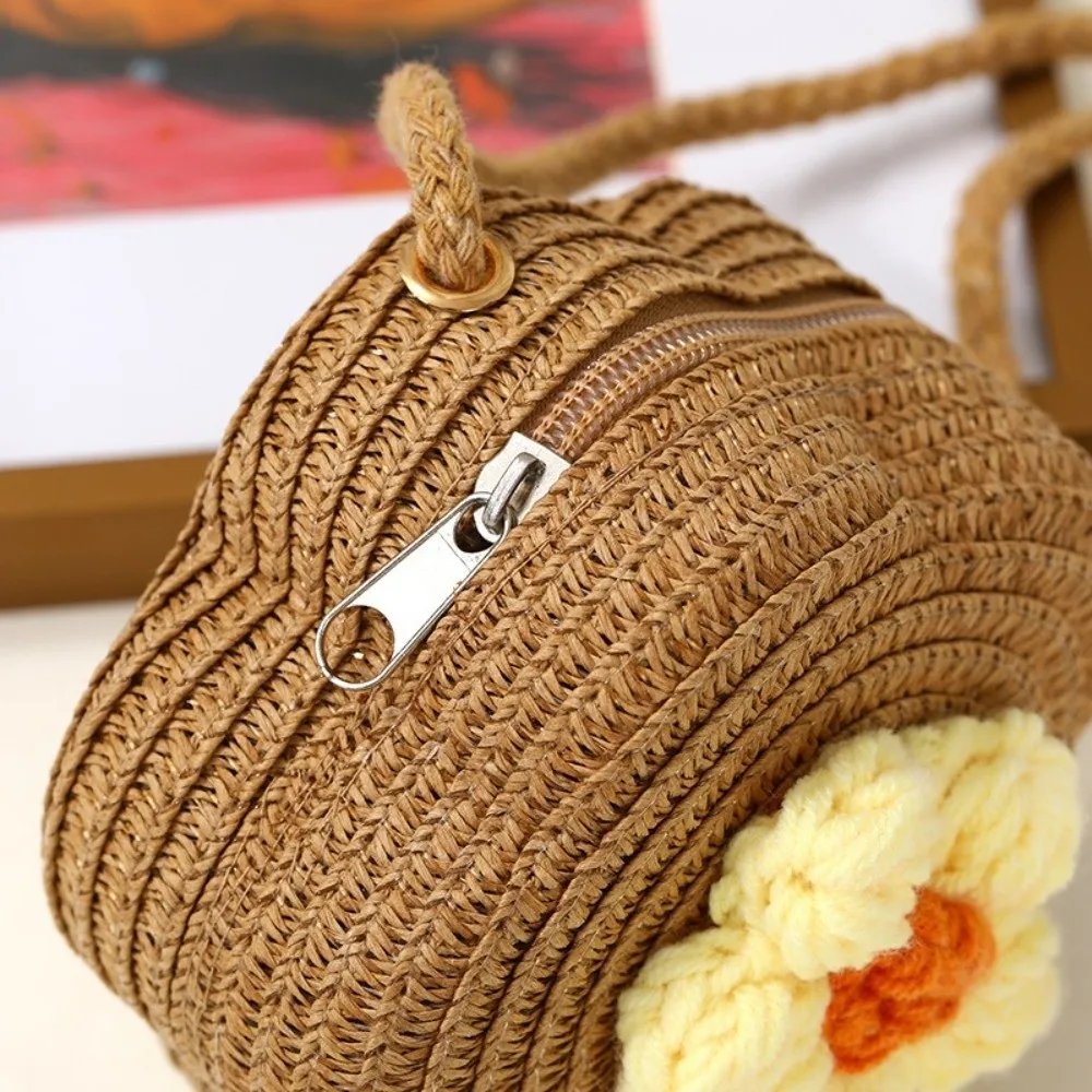 حقيبة يد إبداعية مصنوعة يدويًا للأطفال من القش على شكل زهرة حقيبة كروس منسوجة للأطفال البنات