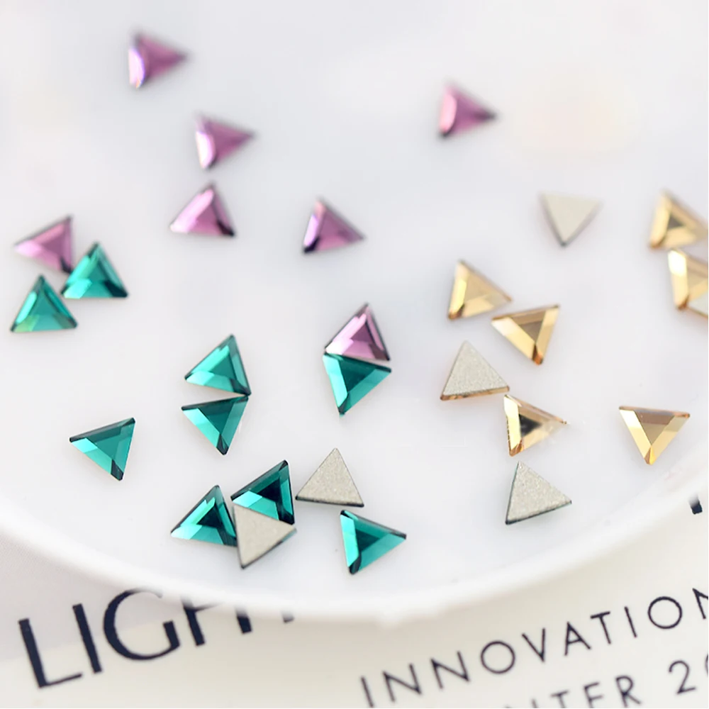 Triangle Shape 100pcs Flatback Nail Charms Rhinestones Glitter Glass Nails Accessories Crystal for 3D Nail Art Decoration